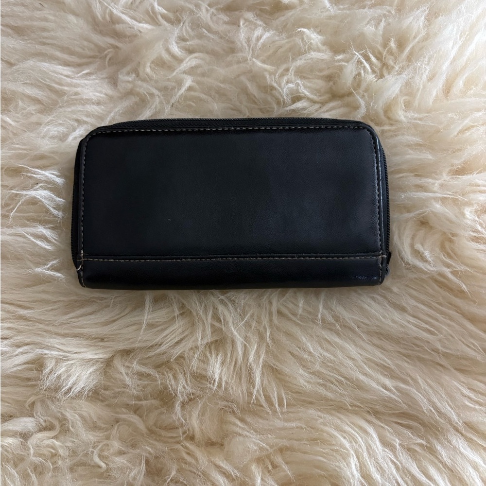 Soft Black Leather Zippered Wallet